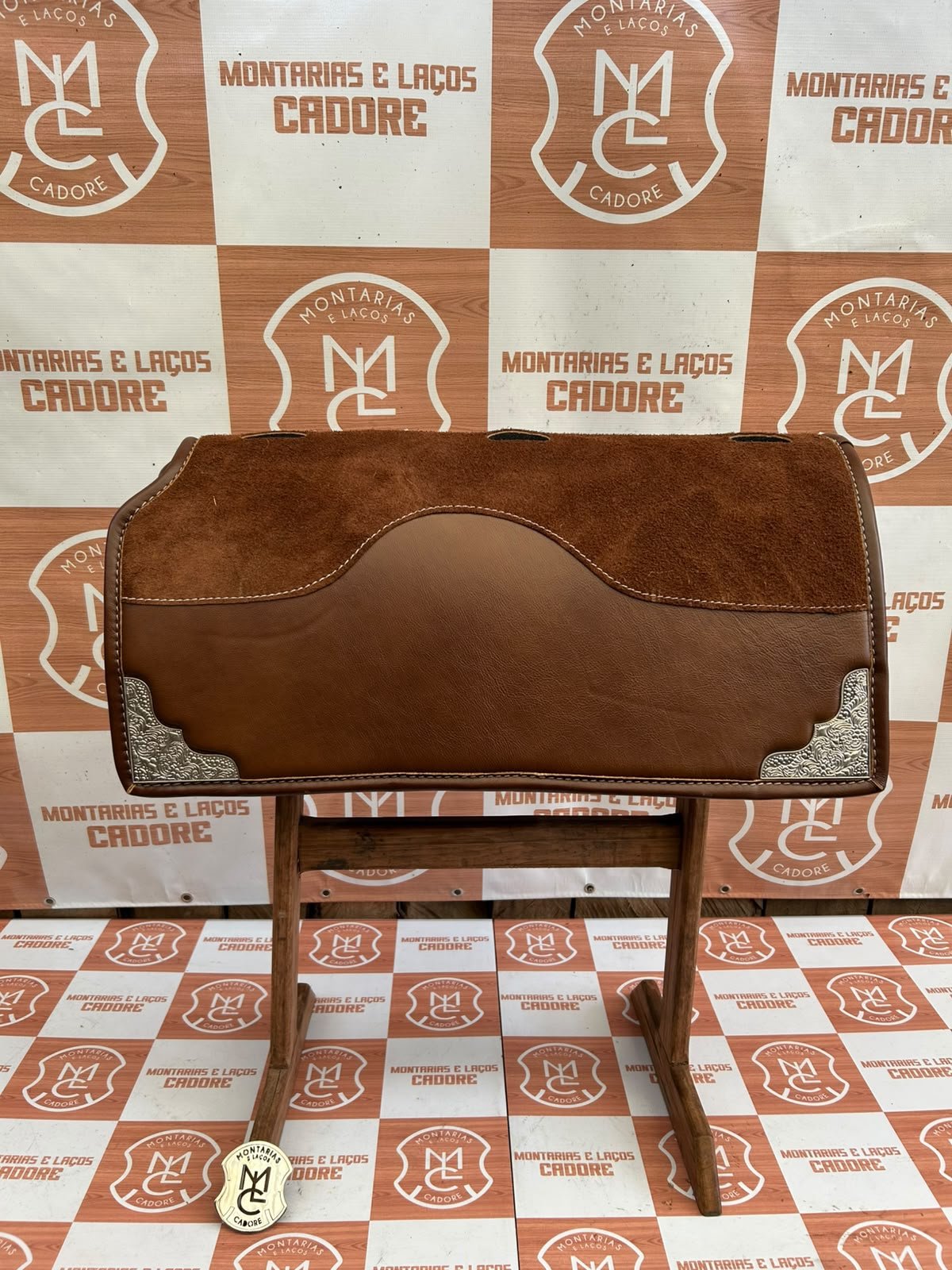 Manta com Antiderrapante e 4 cantoneiras em zamak