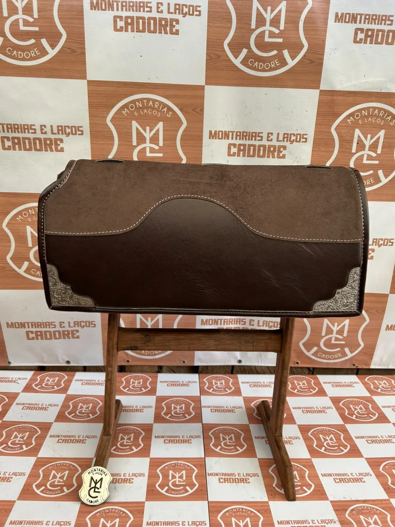 Manta com Antiderrapante e 4 cantoneiras em zamak