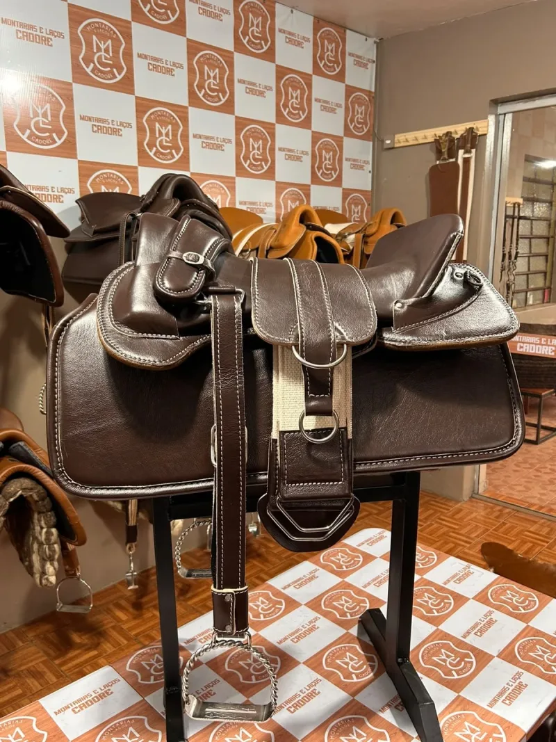 Kit Sela Freio de Ouro Marrom Escuro para cavalo