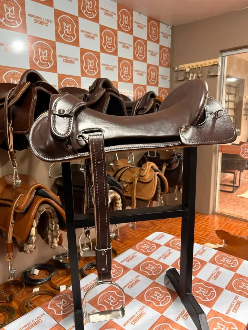 Sela Freio de Ouro Nº2 ou Nº3 com Loros e Estribos para cavalo