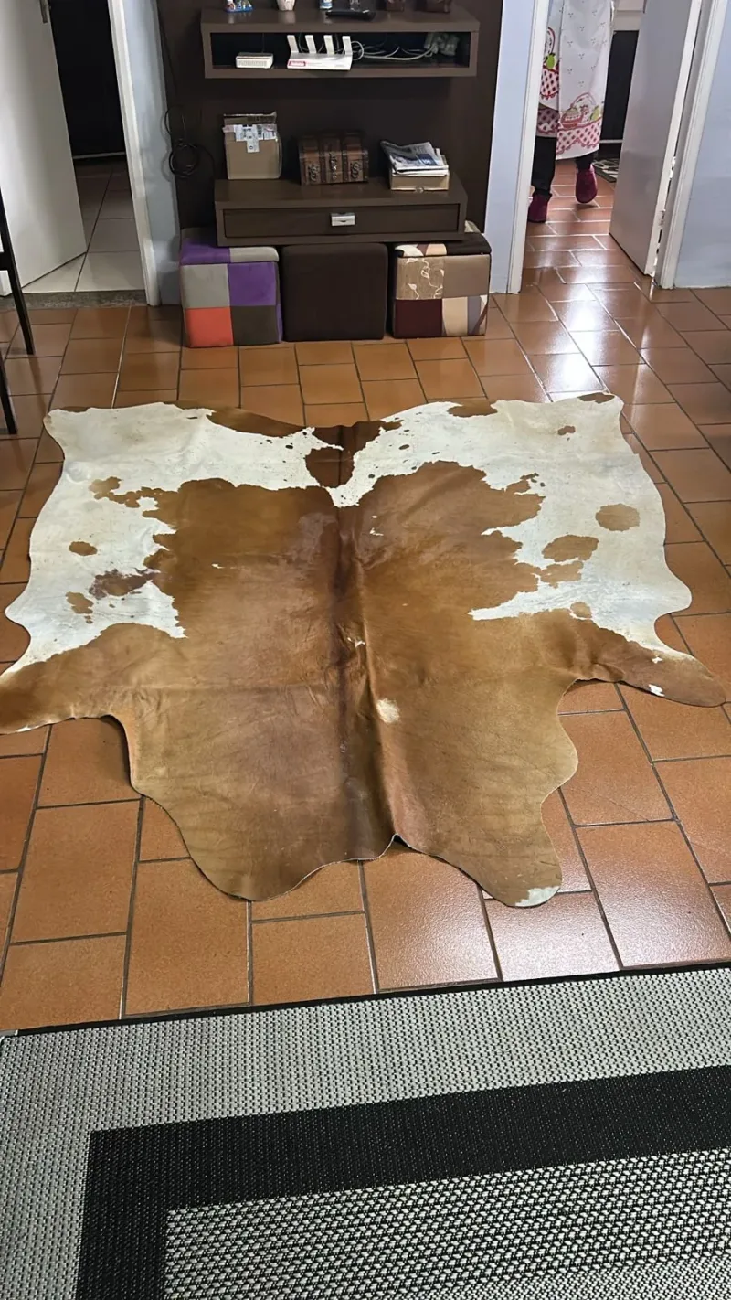 Tapete de Couro Bovino Marrom e Branco