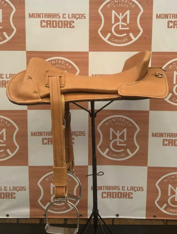 Sela, Loro e Estribo Nº2 ou Nº3 para cavalo