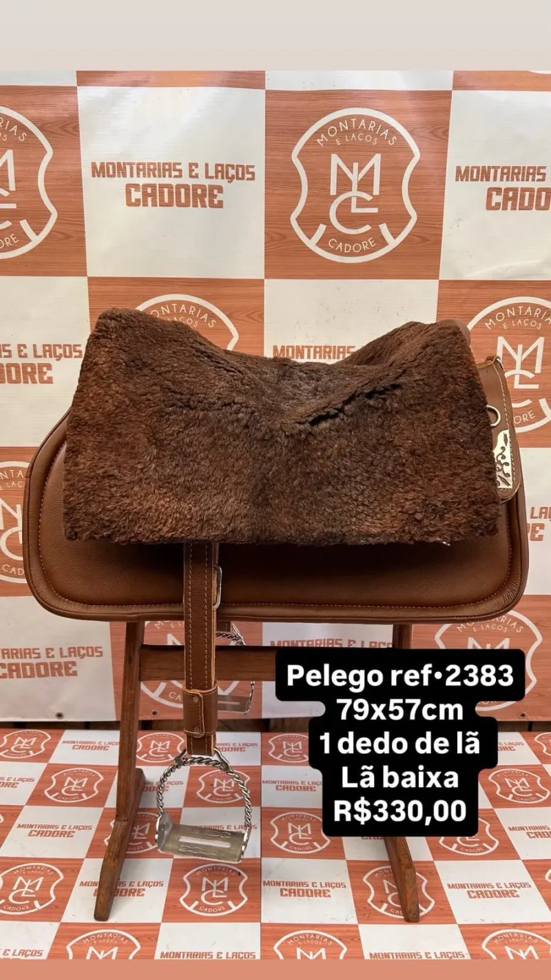 Pelego de lã à venda por R$ 330